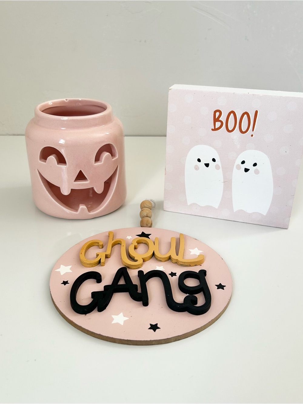 Ghouls Gang Pink Halloween Decor Bundle